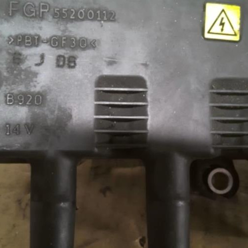 Piece-57893216-Bobine-FIAT-GRANDE-PUNTO-1.2i--8V-c1e334c6b2c1bb9300afc331b1eb4e9842ae1766e5e29a6250a10d8b8f559f5a_mtn.jpg