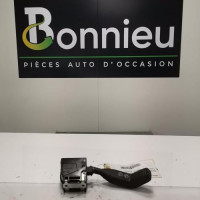 Piece-Commodo-dessuie-glaces-RENAULT-CLIO-1-PHASE-3-4640bde6953e4429788cee3025a9c6068cf24b27302290d7fbbee232a6f7afc5_mtn.jpg