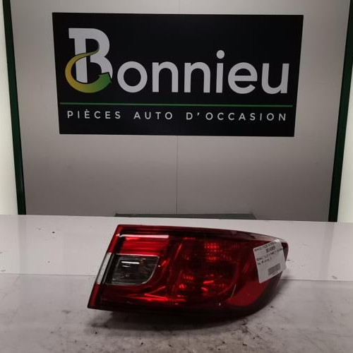 Piece-Feu-arriere-principal-droit-%28feux%29-RENAULT-CLIO-4-PHASE-2-5a2204f53a4954aaf47523981d7f675e2071aae95b6ee5e856cdea480a697d0c_mtn.jpg