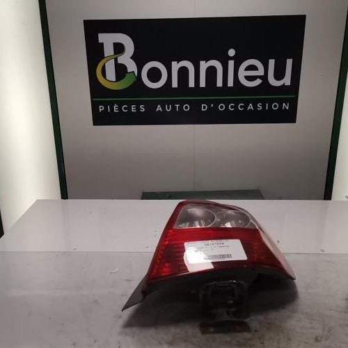 Piece-Feu-arriere-principal-droit-%28feux%29-HONDA-JAZZ-2-bc17e03e103743510817731a6949c49a77c0f9582e54aa3eec2544dcd6232002_mtn.jpg