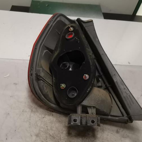 Piece-Feu-arriere-principal-droit-%28feux%29-HONDA-JAZZ-2-6020575e92bebd9fe710bc4edba647f0612c590e7cded5b3b784a4ec660b3e72_mtn.jpg