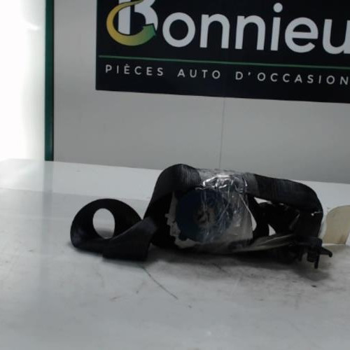 Piece-Ceinture-avant-droit-ALFA-ROMEO-159-1.9-JTD--16V-TURBO-MULTIJET-73d7ccf4ca1617674c5f169f3c6250a4ba48c73a9b77ebd766a00e9be9d7f6dd_mtn.jpg