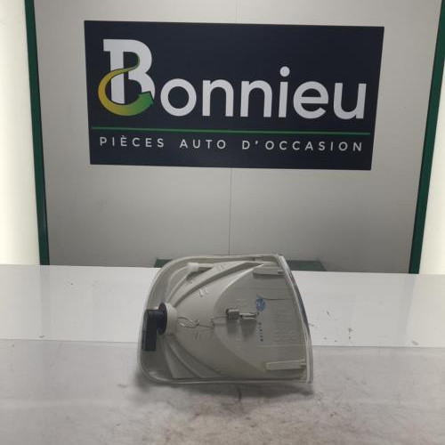 Piece-Repetiteur-clignotant-avant-gauche-%28Feux%29-7D0953041F-VOLKSWAGEN-TRANSPORTER-4-PHASE-2-4f9d83a36dd18e9d7d73bb4f95b3cc1f91e5f2932cfa4a9168e1b8a6ee51f6af_mtn.jpg