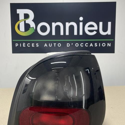 Piece-Feu-arriere-principal-droit-%28feux%29-7701042408-RENAULT-SCENIC-1-PHASE-1-bdda6410db549e8a518d9c4cb39b217cca20d29dc60a6e88bcd4b376788bc423_mtn.jpg