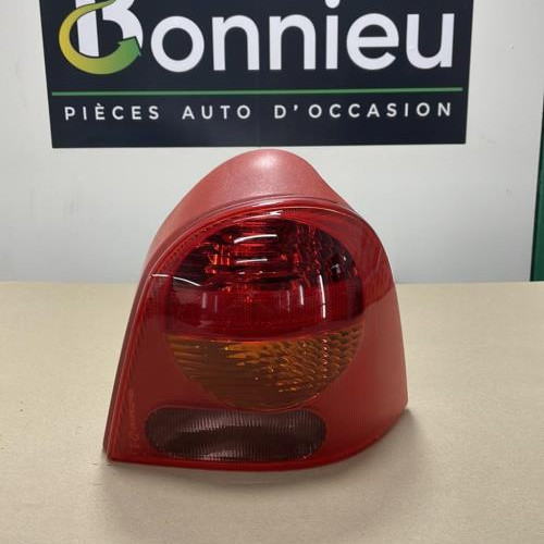 Piece-Feu-arriere-principal-droit-%28feux%29-7700426320-RENAULT-TWINGO-1-PHASE-2-908072039770975964d77361a0c8ddae0ce793b826b961ce0b5745b443fe0480_mtn.jpg