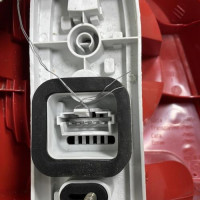 Piece-Feu-arriere-principal-droit-%28feux%29-7700426320-RENAULT-TWINGO-1-PHASE-2-06450dd055103e49474d470ea606ae580aed48bd67882568fe1ce34597b094b7_mtn.jpg