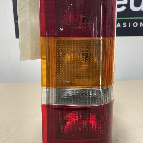 Piece-Feu-arriere-principal-droit-%28feux%29-088106-FORD-TRANSIT-2-PHASE-1-21316fd6bcc517028a8d5a8120d2395ed94ee15b37b17be407900157de847a88_mtn.jpg