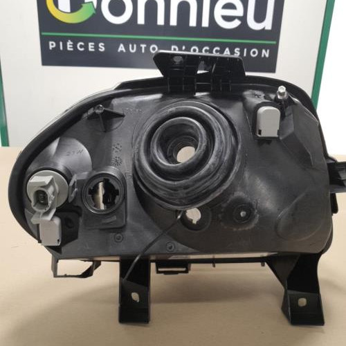 Piece-Optique-avant-principal-gauche-%28feux%29%28phare%29-7701045168-RENAULT-CLIO-2-PHASE-1-5574f2fcae3bdb2bbdd3d19267d41a220e49bb2945ec6189d24cdcd3752f0009_mtn.jpg