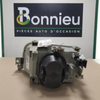 Piece-Optique-avant-principal-droit-%28feux%29%28phare%29-7701034147-RENAULT-CLIO-1-PHASE-2-ae6d253461f66da5aa6c3b9861d29d3279677c46e8ee268c7e690107569c49eb_mtn.jpg
