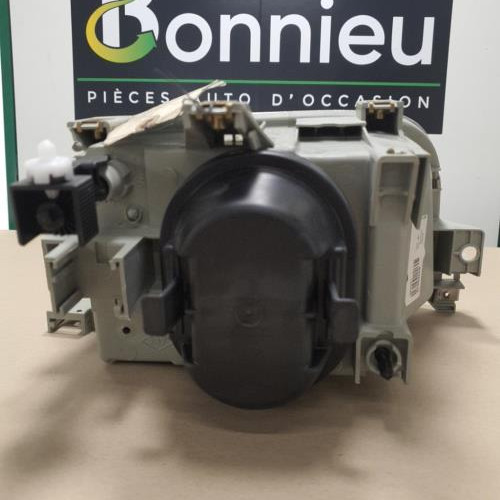 Piece-Optique-avant-principal-gauche-%28feux%29%28phare%29-7701034146-RENAULT-CLIO-1-PHASE-2-5c60d7a57f80b99b4675e9664f0cbb1c53073805733a93d5335aeccdf9f8647d_mtn.jpg
