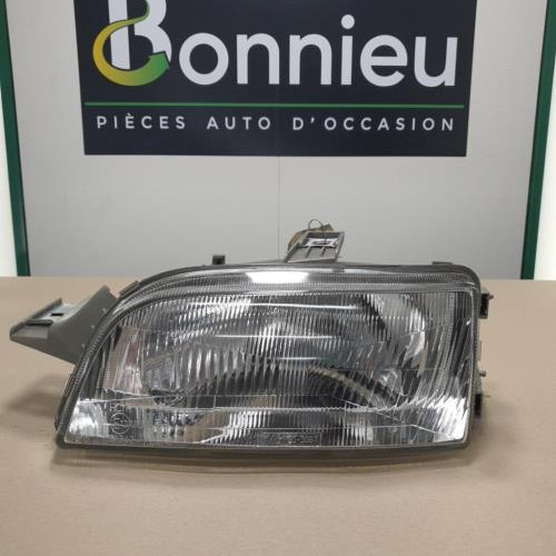 Piece-Optique-avant-principal-gauche-%28feux%29%28phare%29-46402652-FIAT-PUNTO-I-9f75b9aa1cb46a97f6dd6ddc1e8795265f2cd50e0cec6d20e6c25e21c296fc10_mtn.jpg