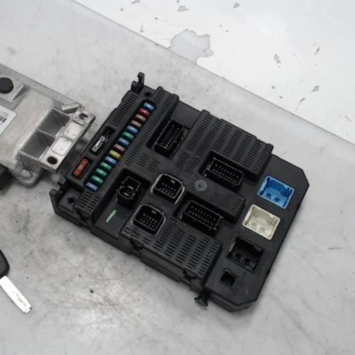 Piece-Boitier-BSI-PEUGEOT-207-PHASE-1-1.4i--16V-73ebf9469f3120634257bf87a3727e0e18befcb9eaa744abd47e07f7e6277bdb_mtn.jpg