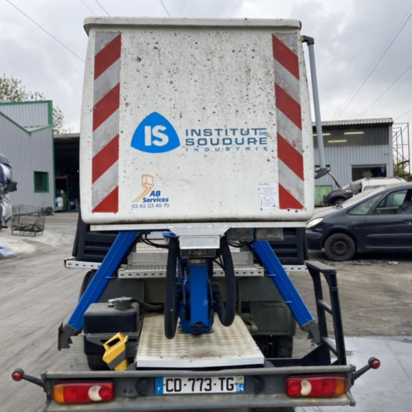 Vehicule-NISSAN-CABSTAR-2-2007-cf34a8a9dd8bb8e852fe9ebcf26cee7480b5688975e15e5627066d3d430badf7.jpg