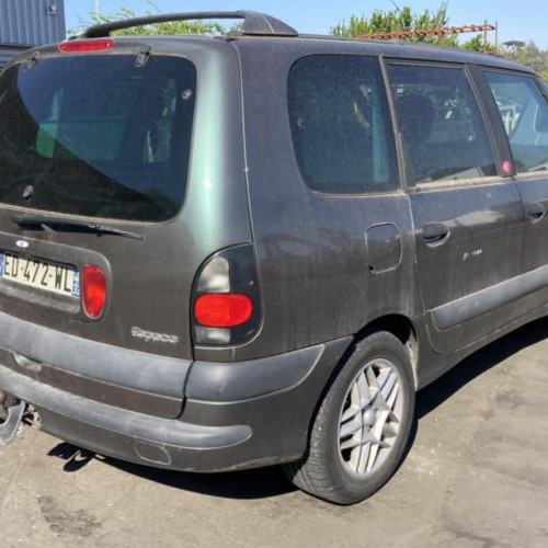 Vehicule-RENAULT-ESPACE-3-2002-7486612f8d333b89b2bf29a0538c7a5656207e5377b0f267758ae4bdc16692cf_mtn.jpg