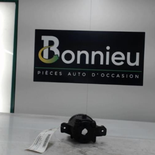 Piece-Anti-brouillard-gauche-%28feux%29-RENAULT-CLIO-2-PHASE-2-1.6i--16V-638190f74dcdb9bafeda73802a6eae917ae1266351c198c73999472329110236_mtn.jpg