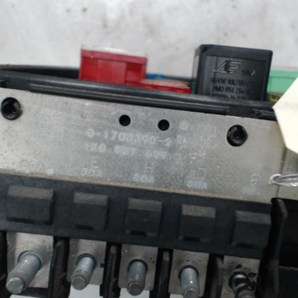 Piece-Porte-fusible-AUDI-A3-2-SPORTBACK-PHASE-2-2.0-TDI--16V-TURBO-d17651c4bfa2e4e7a69a7d51379251ad16172d8da0c4c86886b72815fca19c61.jpg