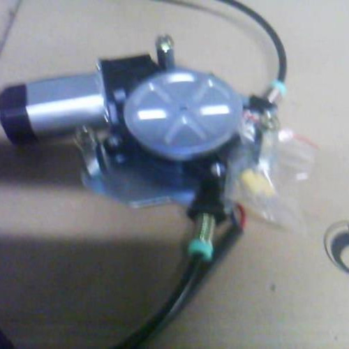 Piece-Moteur-leve-vitre-avant-droit-7700842247-RENAULT-CLIO-2-ca514a600c91e08a217102a4aae0997d6f30099f673c8f12d8a4678fd3e16158_mtn.jpg