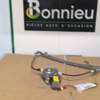Piece-Moteur-leve-vitre-avant-droit-7700834346-RENAULT-MEGANE-1-26f99f7b95126f6917eda42c64b3b674bc0e26c895a662a29635b2d3ec30e2ce_mtn.jpg