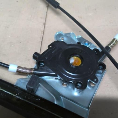 Piece-Moteur-leve-vitre-avant-droit-6N4837462-VOLKSWAGEN-POLO-3-PHASE-2-5c674bb74624ff29fd50e0d6eed0ec65a6a2acebf614a8d53728095890c30ca9_mtn.jpg