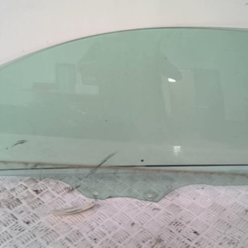 Piece-Vitre-avant-gauche-PEUGEOT-108-1.0-VTI--12V-d471e8e374406aa0185daa322d2a9a9a6691decb868ead8ebe70a4010eb89836_mtn.jpg