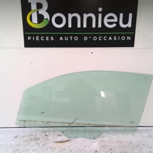 Piece-Vitre-avant-gauche-PEUGEOT-108-1.0-VTI--12V-e08e06e0dcc6f8b7163de79b73b5e61088f1e9be0c686a2a20d615c3d35adef2_mtn.jpg