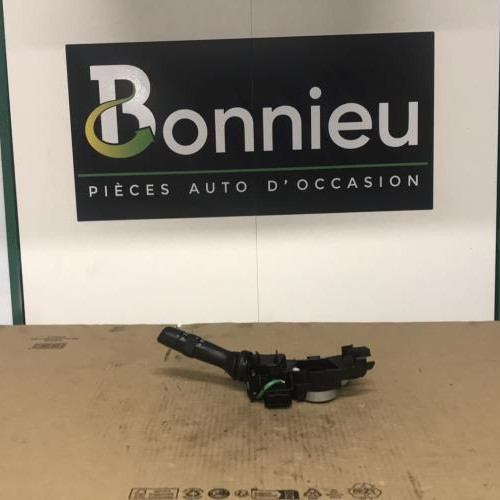 Piece-Commodo-phare-PEUGEOT-108-2587053565b4361e7bd4271d66216d5c4e095dfcff9855007510f14d1edb3563_mtn.jpg