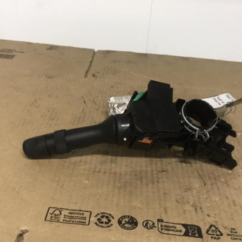 Piece-Commodo-phare-PEUGEOT-108-b560d3ee7cecf73899eb6bf9e68c97b3932b5834ae3ee25246fdc313ad3cbae3_mtn.jpg
