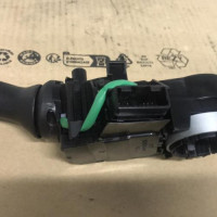 Piece-Commodo-phare-PEUGEOT-108-8de3daba11eb0ea29e8c2b3395bafafae13f4211b9576ab56eaf52bd2527cef3_mtn.jpg