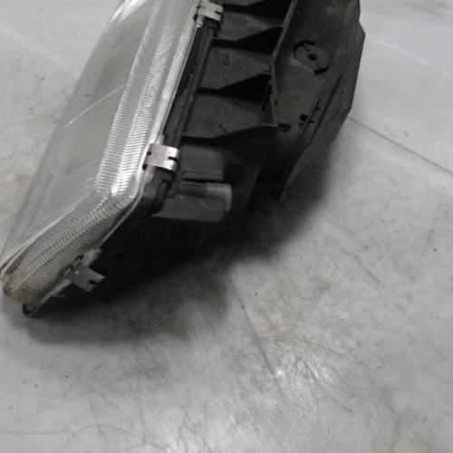 Piece-Optique-avant-principal-droit-%28feux%29%28phare%29-CITROEN-XANTIA-PHASE-1-2.1-TD--12V-TURBO-b98e768405b0830fe96fb163acf2af83fe0a507d53822fe485ea9fff6adc00bb_mtn.jpg