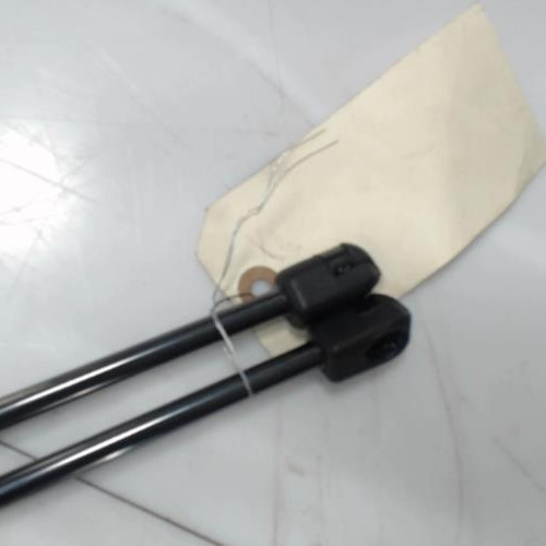 Piece-Verin-de-coffre-6656800-FORD-ESCORT-1990-ESCORT-CLIPPER-1990-a684b15c17434f60917411fa20720a1593adf3ec3aacdb7b31d4420572fc7f0f_mtn.jpg