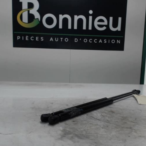 Piece-Verin-de-coffre-6E0827550B-VOLKSWAGEN-LUPO-4e5ae10e7881e841de8688dcaae05e6e19332f99e01be47959cc1d81eee1c742_mtn.jpg