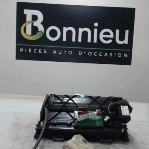Piece-Ecran-GPS-PEUGEOT-308-1-SW-PHASE-1-BREAK-2.0-HDI--16V-TURBO-95aa7610c3e534afaae342c6ef51bdd6d57bb0dc739ed9f82b5cc00f20330e2b_mtn.jpg