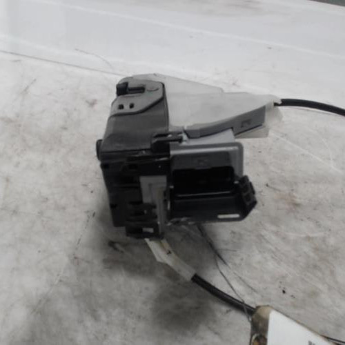 Piece-Fermeture-centralisee-arriere-gauche-PEUGEOT-308-1-SW-PHASE-1-BREAK-2.0-HDI--16V-TURBO-5b9ca0031d0f8059fc96195429d1a8582bd56683b09a178ce282edd2ade81e36_mtn.jpg