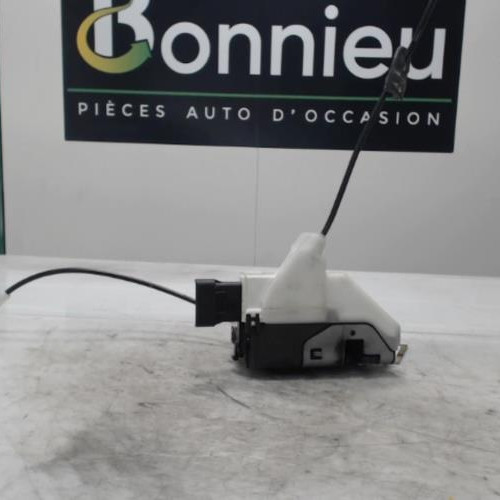 Piece-Fermeture-centralisee-avant-droit-PEUGEOT-308-1-SW-PHASE-1-BREAK-2.0-HDI--16V-TURBO-98ff3f5cd843bb9904d15321d5158991c24b5b0b02774560016340cb2136a3c6_mtn.jpg