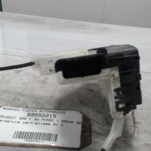 Piece-Fermeture-centralisee-avant-droit-PEUGEOT-308-1-SW-PHASE-1-BREAK-2.0-HDI--16V-TURBO-8952c01d515ee5dd3336710ed3994d23e47a2107dfd3f0dc3781948185f593ab_mtn.jpg