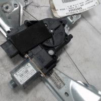 Piece-Moteur-leve-vitre-arriere-droit-PEUGEOT-308-1-SW-PHASE-1-BREAK-2.0-HDI--16V-TURBO-1c22cb0b96d849bb053ff697da2c23949bea87a6d2633bca609b9019bb621c34_mtn.jpg