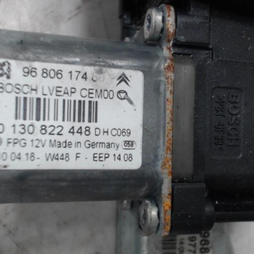 Piece-Moteur-leve-vitre-arriere-droit-PEUGEOT-308-1-SW-PHASE-1-BREAK-2.0-HDI--16V-TURBO-880887a9f7e765cc57e0c231c993d5d40cd65dfe566818646dbe71a5e15eb97f_mtn.jpg