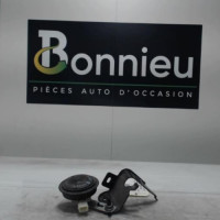 Piece-Avertisseur-Klaxon-RENAULT-CLIO-4-PHASE-1-BREAK-1.5-DCI--8V-TURBO-e7e7b1993adec55f6d355f1c2d4d0edd4666a56d546bb80dbc779eab4cb2ba2d_mtn.jpg