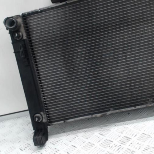 Piece-Radiateur-eau-MERCEDES-CLASSE-A-169-PHASE-1-Diesel-471274f2c2a22921609a8a9ecb0531abfc04910a94f73bbbf7b1edd42e6a1077_mtn.jpg