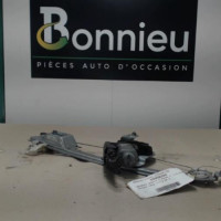 Piece-Moteur-leve-vitre-arriere-gauche-RENAULT-SCENIC-2-PHASE-1-1.5-DCI--8V-TURBO-450ef09ac87b7b888ac71220edef7c3694748d334fa2cecd7bbe4933960a45c6_mtn.jpg