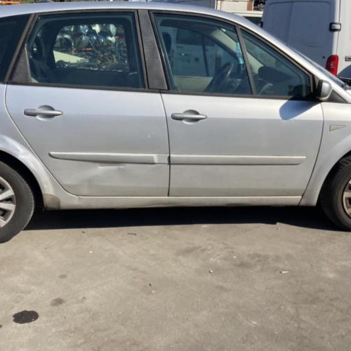 Vehicule-RENAULT-SCENIC-2-PHASE-1-2008-b6fd949ec3bad245562935462765b4bd9b9d24c1818fde4a6b29f417fe3523f1_mtn.jpg