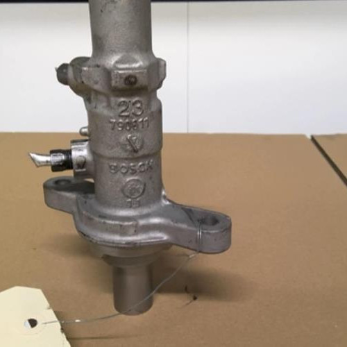 Piece-Maitre-cylindre-%28freinage%29-RENAULT-MEGANE-4-PHASE-1-1.6-BLUE-DCI--16V-TURBO-86f5d60347022ef418be080075a4349ea40499b8678d34e26df4092fd0084a30_mtn.jpg