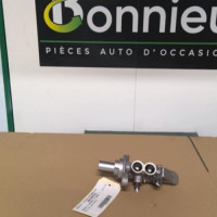 Piece-Maitre-cylindre-%28freinage%29-RENAULT-MEGANE-4-PHASE-1-1.6-BLUE-DCI--16V-TURBO-17f6f43808b72ee337782b7fd287ada1b48a6af9d78dd2aabca26480b88e8fa6_mtn.jpg