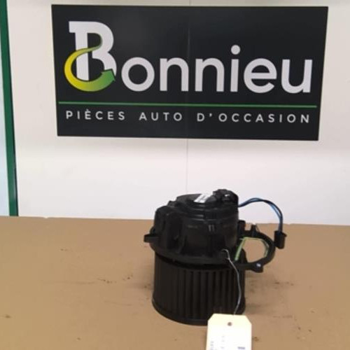 Piece-Ventilateur-chauffage-RENAULT-MEGANE-4-PHASE-1-1.6-BLUE-DCI--16V-TURBO-ab97d1807e447d5571c24068da1963f5fb7d63fb391323bccd97286648c1cc5a_mtn.jpg