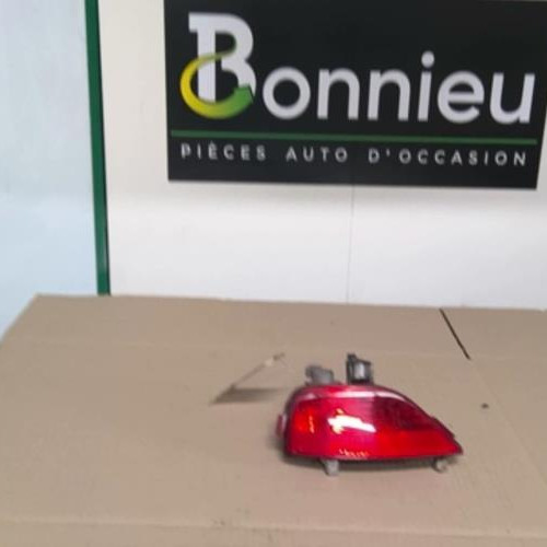 Piece-60610748-Anti-brouillard-arriere-droit-RENAULT-MEGANE-3-PHASE-1-COUPE-2.0i--16V-TURBO-RS-5feebf33df17ee6cd9b55edca62e3983f8727f02b75bf748e879b1c53bfbc889_mtn.jpg