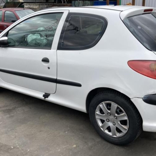 Vehicule-PEUGEOT-206-PHASE-2-2006-cbe7b573308f48db44cb7b303a9995624d01234ad7a1af77c4741a87f995553a_mtn.jpg