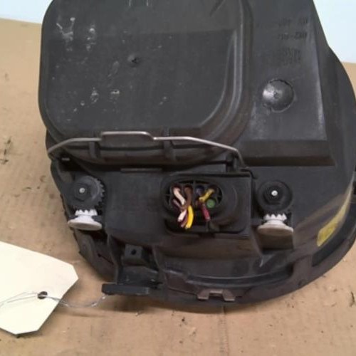 Piece-Optique-avant-principal-droit-%28feux%29%28phare%29-VOLKSWAGEN-LUPO-1.4i--16V-158bf204c3d0875eedc2356a75587b3f9e6c3d77c05109f97028424ce901b2d5_mtn.jpg