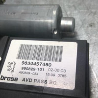 Piece-Moteur-leve-vitre-avant-gauche-PEUGEOT-307-PHASE-1-1.6i--16V-0c1c21383cafe0722a8b7186ed2d02dc9dd3f6480775286b819f721300f70e31_mtn.jpg