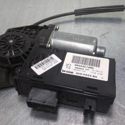 Piece-Moteur-leve-vitre-avant-gauche-PEUGEOT-307-PHASE-1-1.6i--16V-a8fc40ea55b45c253ace740dc4e06b46209cd7d164ccec438cd29effac7cacd6_mtn.jpg