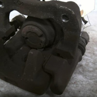 Piece-Etrier-arriere-gauche-%28freinage%29-PEUGEOT-307-PHASE-1-1.6i--16V-8bb6db7b5b1942bb48ed33a7b3181864fd9c39ac783363c1f851d40ed1660dff_mtn.jpg